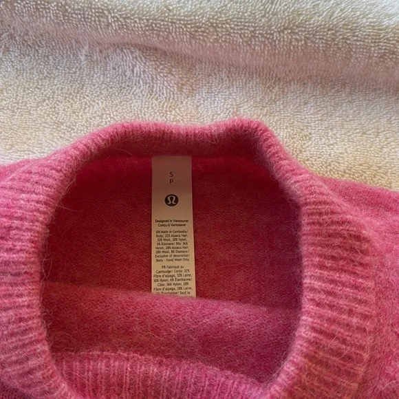 NWT Alpaca Wool Blend Cropped Sweater. Small. Hot Pink. - Picture 3 of 5